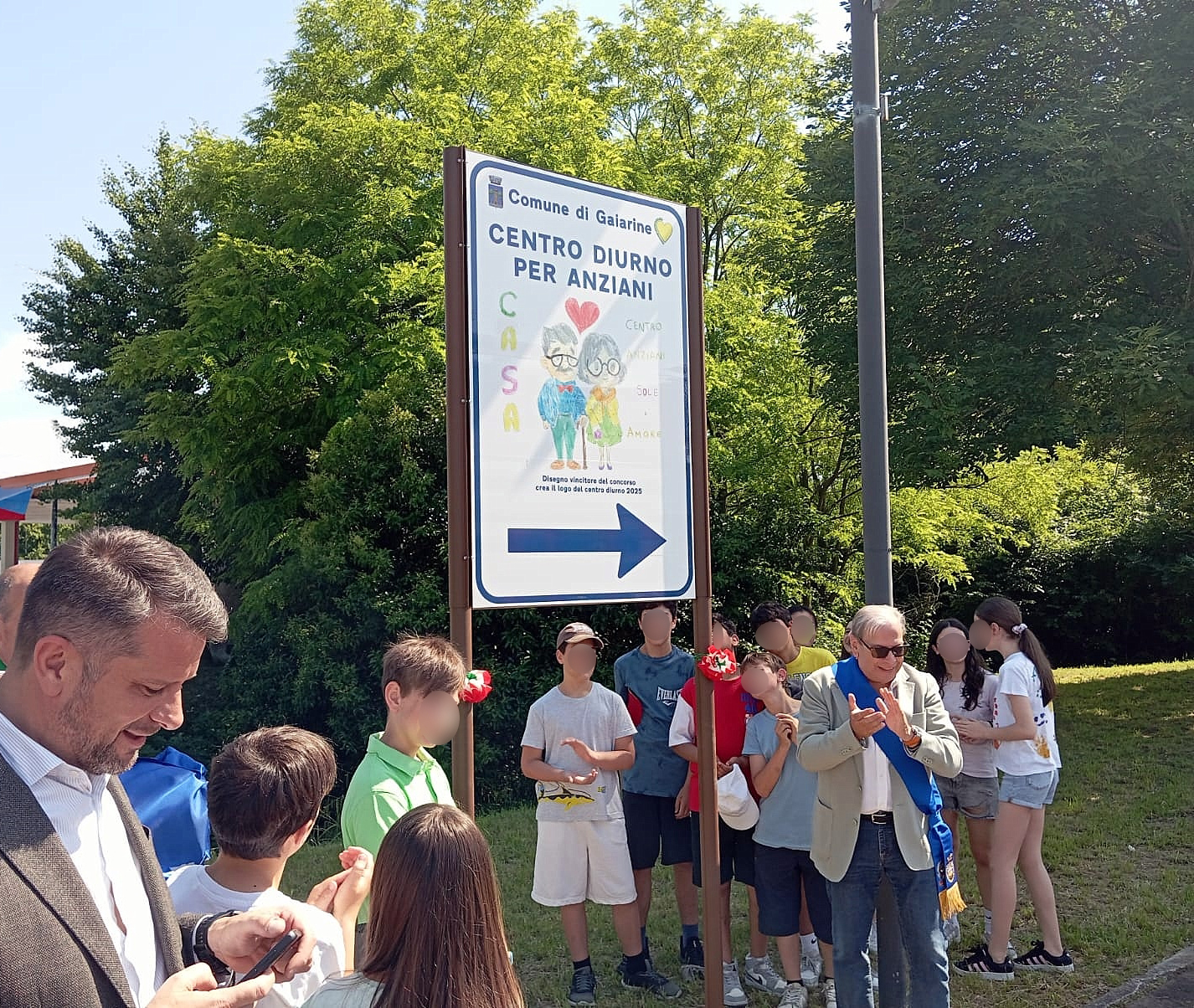 2 Cartello stradale con logo