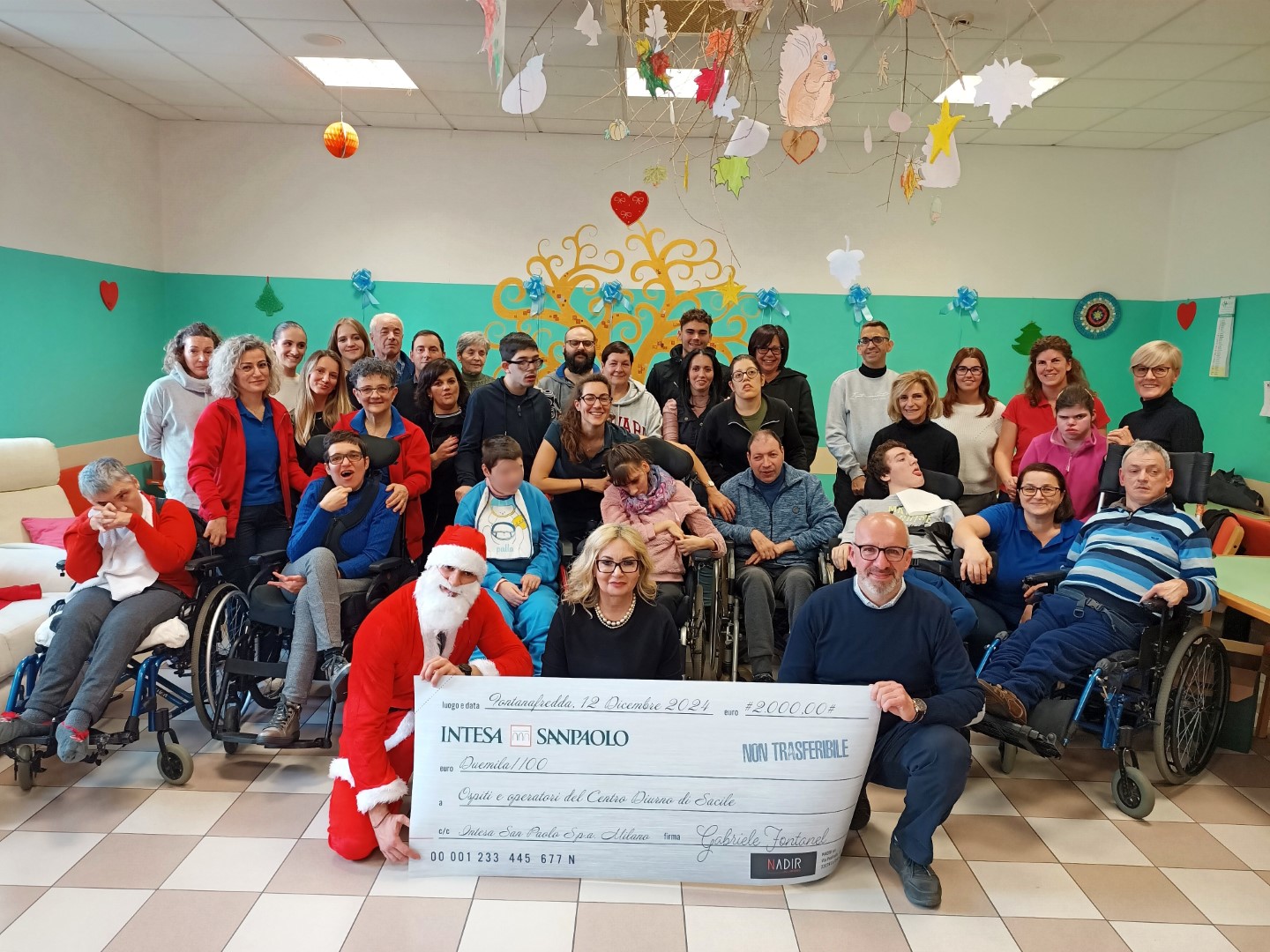 Foto con assegno def Grande