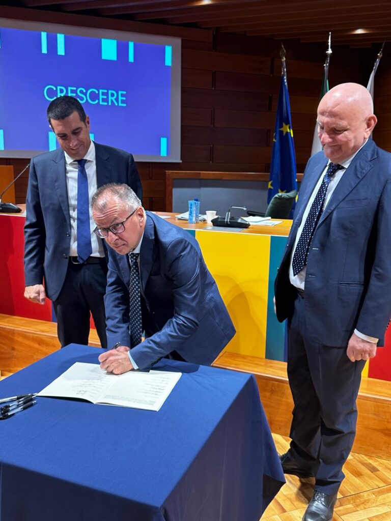 LEGACOOP EMILIA ROMAGNA HA FIRMATO IL PATTO PER LAVORO, CLIMA ED ECONOMIA SOCIALE