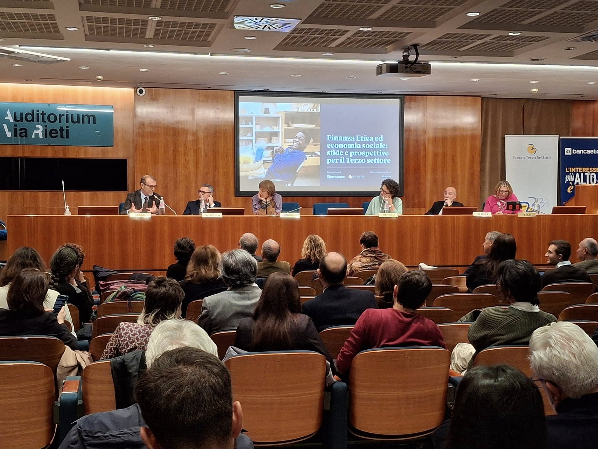 Credito ricerca banca etica